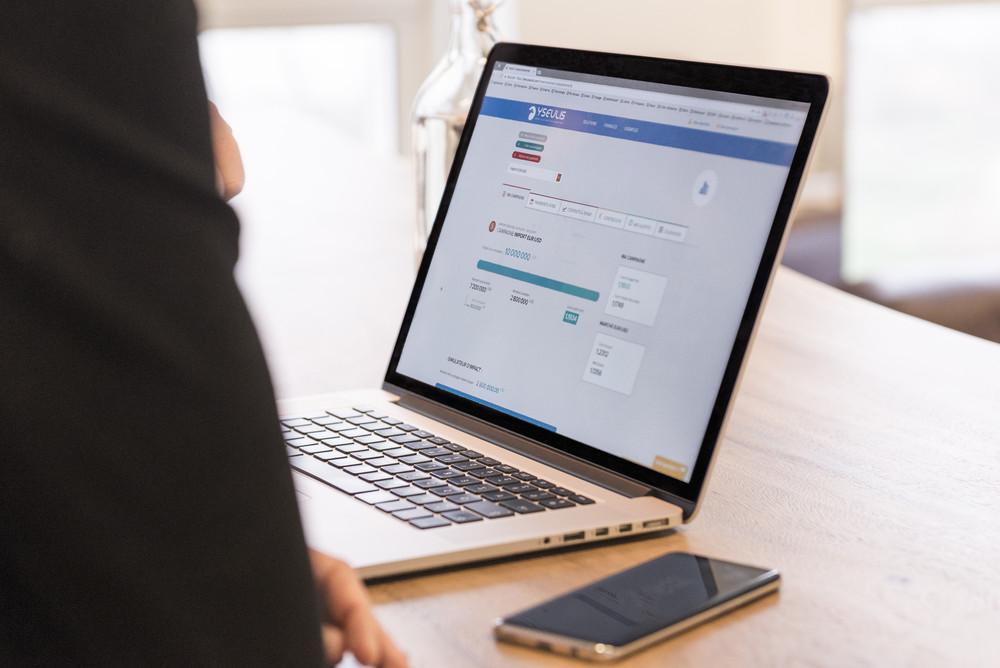 Yseulis - Yseulis, un espacio de trabajo que automatiza su gestión de riesgos de divisas.